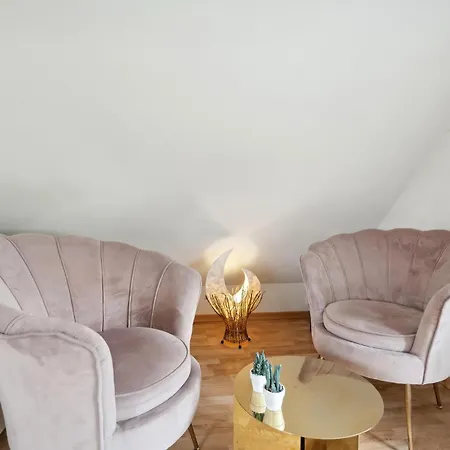 2 Bedroom Pet Friendly In *