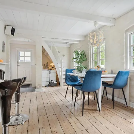 2 Bedroom Pet Friendly In *
